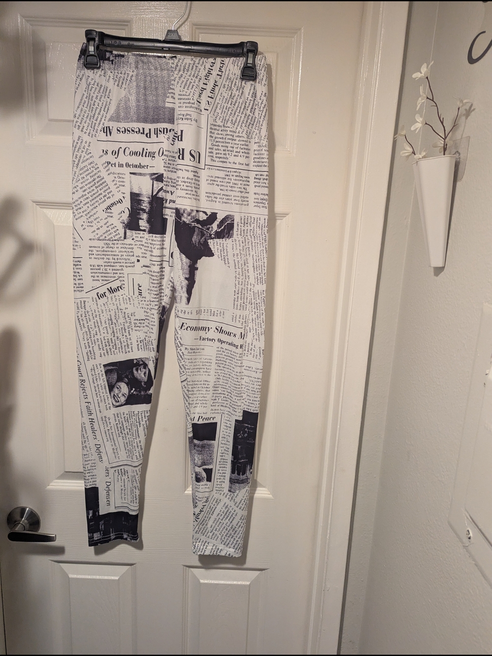 Black & White Newspaper Print Leggings